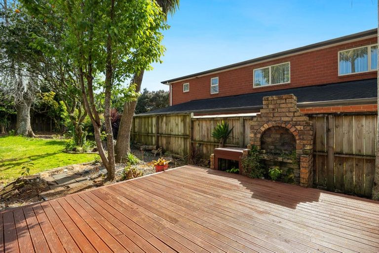 Photo of property in 13 Booralee Avenue, Botany Downs, Auckland, 2010