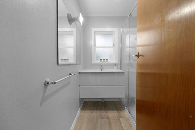 Photo of property in 56 Christmas Road, Manurewa, Auckland, 2102