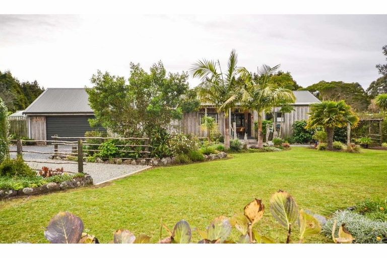 Photo of property in 176 Pungaere Road, Waipapa, Kerikeri, 0295