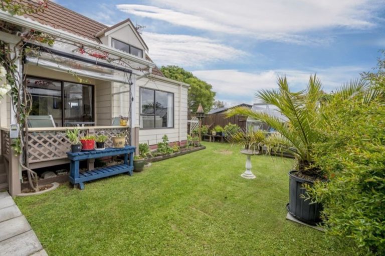 Photo of property in 80b Elizabeth Street, Waikanae, 5036