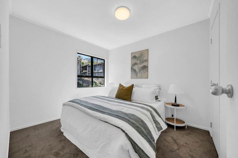 Photo of property in 10 Marco Place, Highland Park, Auckland, 2010