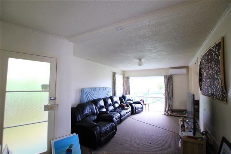 Photo of property in 11 Brentford Place, Manurewa, Auckland, 2102