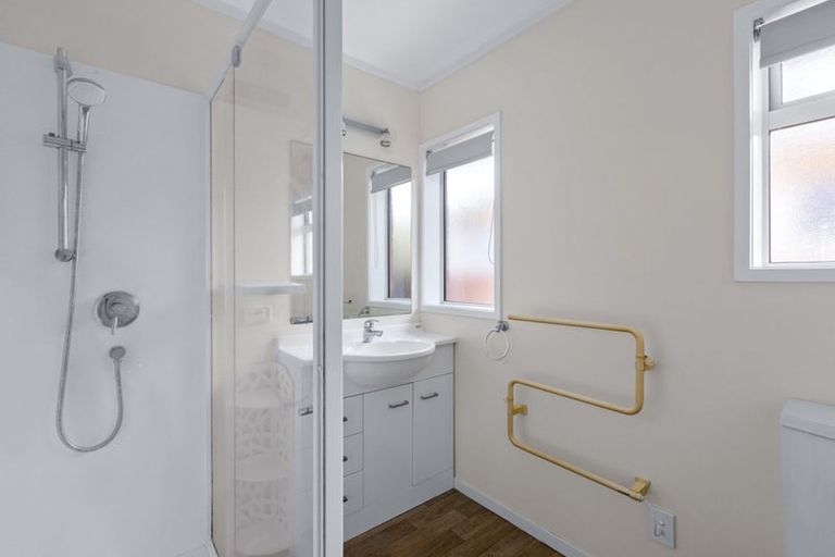 Photo of property in 2/8 Riverside Road, Orewa, 0931