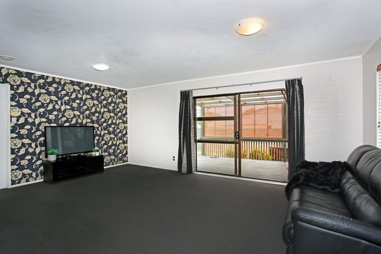 Photo of property in 30 Riverside Drive, Waiuku, 2123