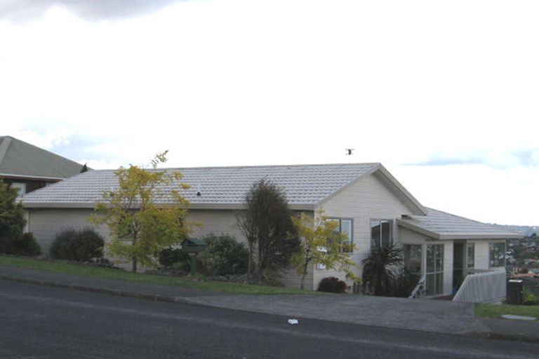 Photo of property in 112 Luckens Road, West Harbour, Auckland, 0618