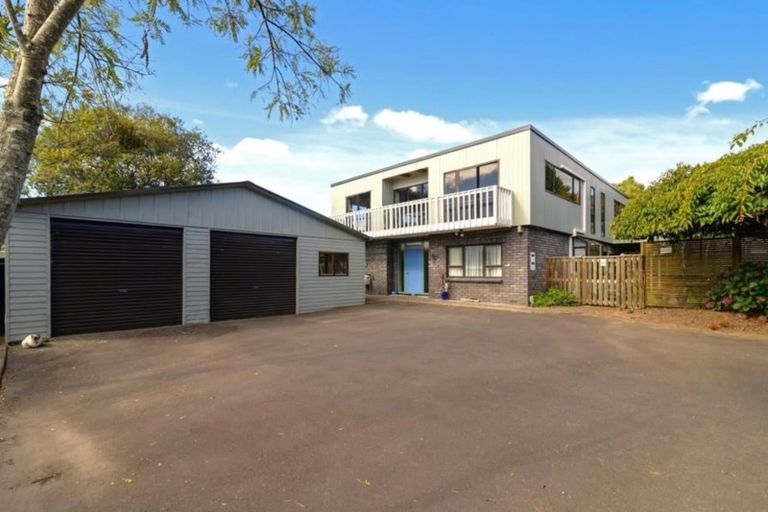 Photo of property in 41 Waitawa Place, Lynmore, Rotorua, 3010