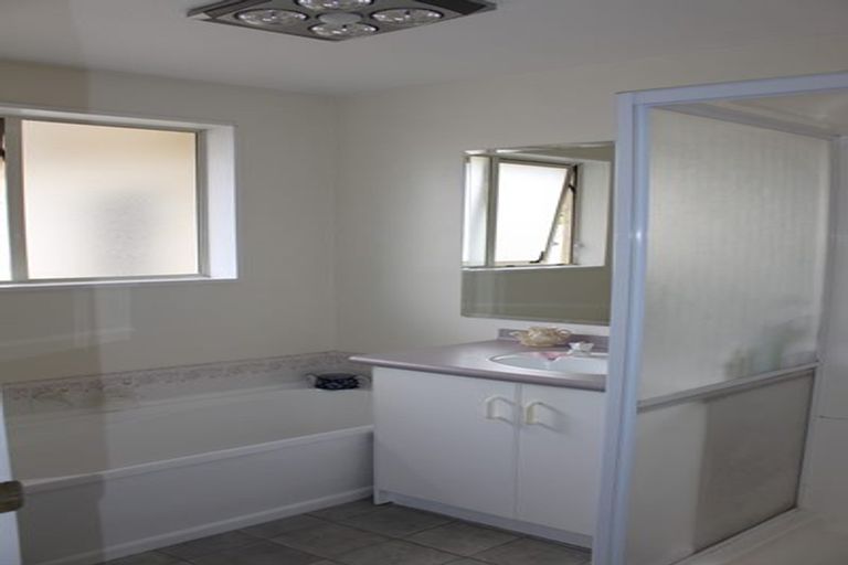 Photo of property in 16a Stanton Place, Woodend, 7610