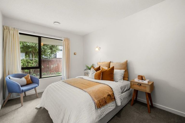Photo of property in 2/7 Ringwood Place, Avonhead, Christchurch, 8042