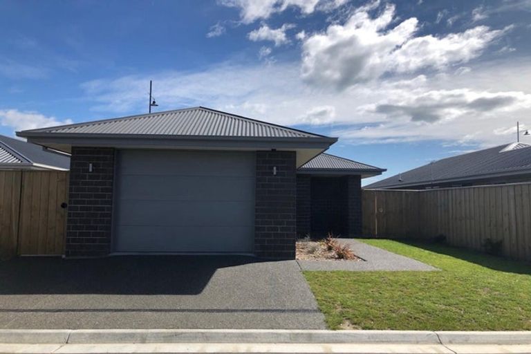 Photo of property in 43 Pegasus Boulevard, Pegasus, 7612