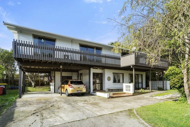 Photo of property in 25 Park Avenue, Waikanae, 5036