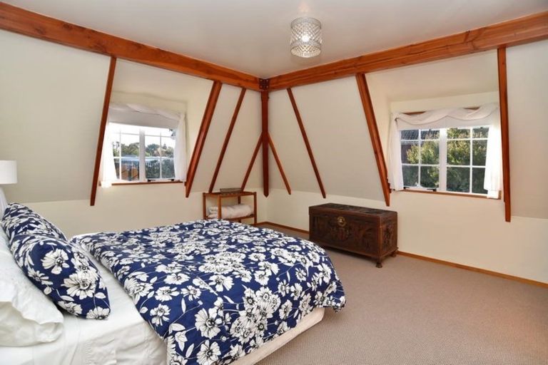 Photo of property in 32 Main North Road, Woodend, 7610