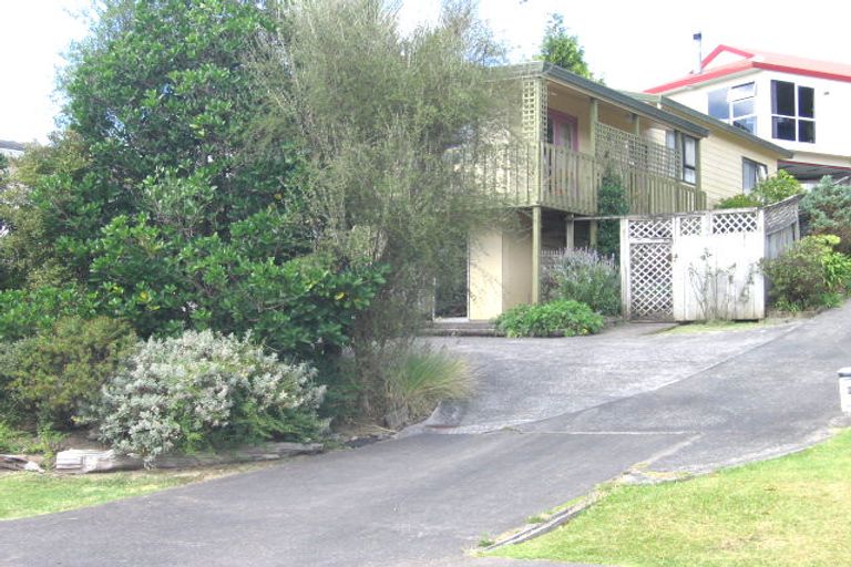 Photo of property in 1/6 Emery Grove, Bayview, Auckland, 0629