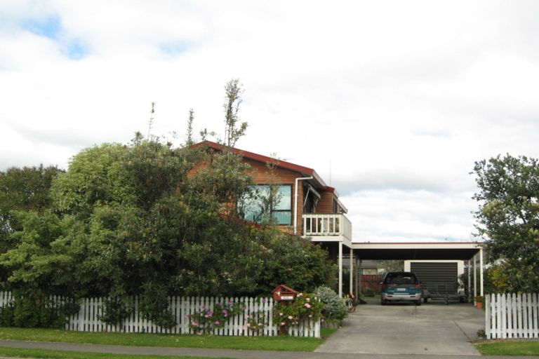 Photo of property in 100 Harbour Road, Ohope, 3121
