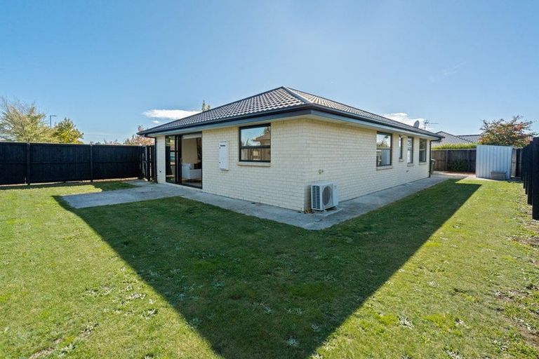 Photo of property in 74a Shillingford Boulevard, Rolleston, 7615