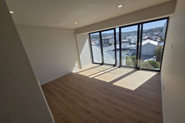 Photo of property in 2 Moncrieff Street, Mount Victoria, Wellington, 6011