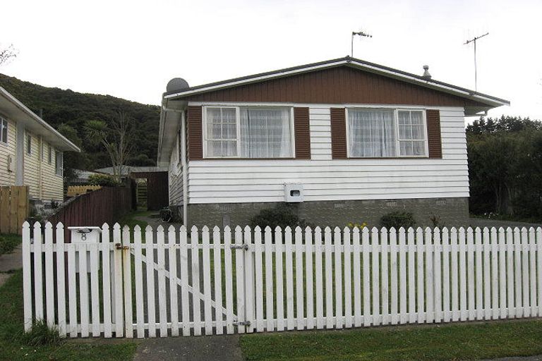 Photo of property in 8 Kendal Grove, Wainuiomata, Lower Hutt, 5014
