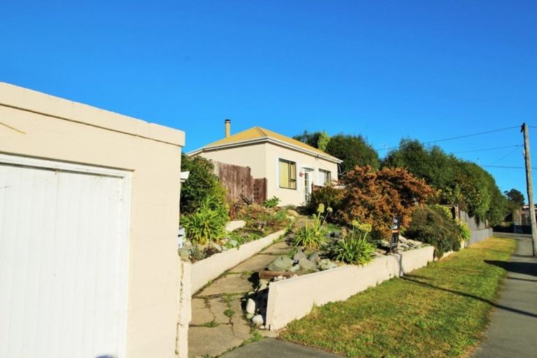 Photo of property in 77 Test Street, South Hill, Oamaru, 9400
