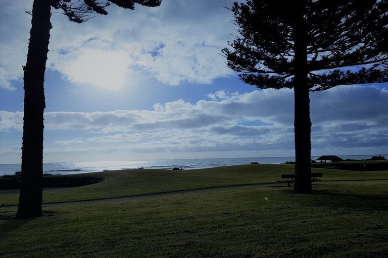 Photo of property in 62 Marine Parade, Otaki Beach, Otaki, 5512