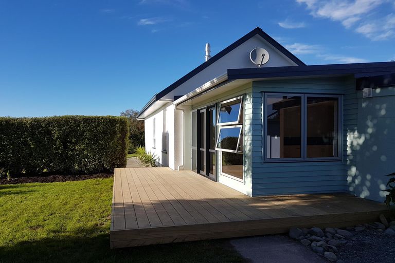 Photo of property in 40 Timaru Road, Waimate, 7924