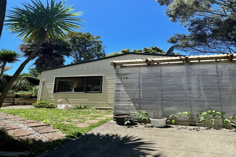 Photo of property in 11 Thalia Place, Totara Vale, Auckland, 0629