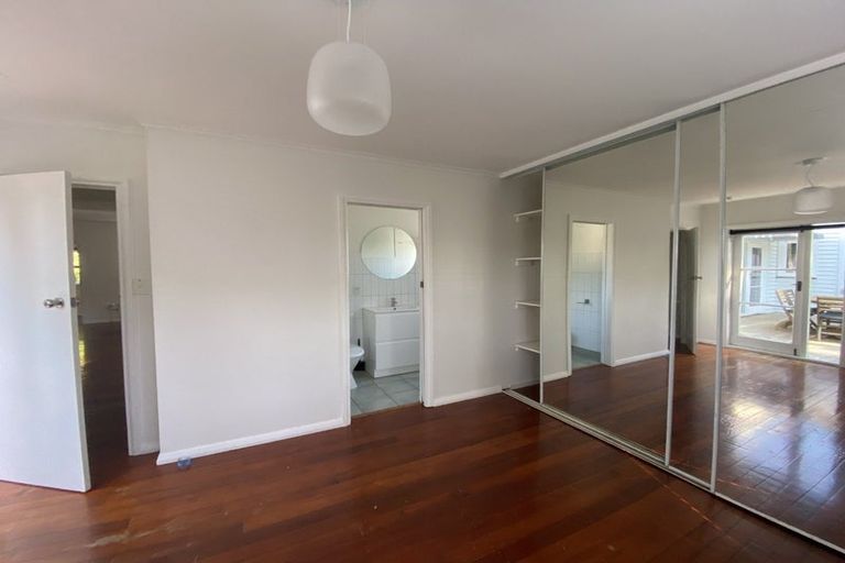 Photo of property in 38 Comins Crescent, Mission Bay, Auckland, 1071
