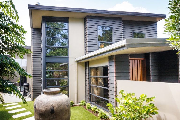 Photo of property in 143 Victoria Avenue, Hokowhitu, Palmerston North, 4410