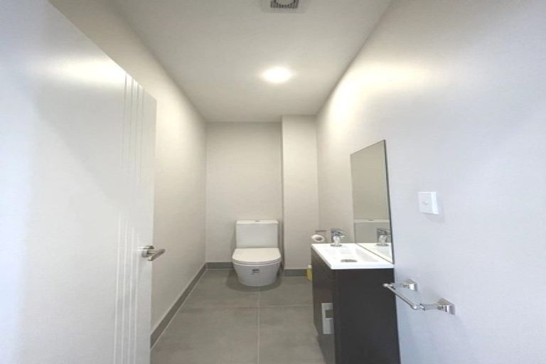 Photo of property in 14a Bridge Avenue, Te Atatu South, Auckland, 0610