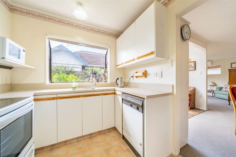 Photo of property in 2/60 Garden Road, Avalon, Lower Hutt, 5011