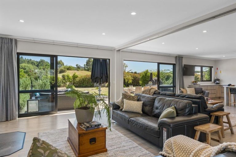 Photo of property in 4 Kanuka Grove, Kinloch, Taupo, 3377