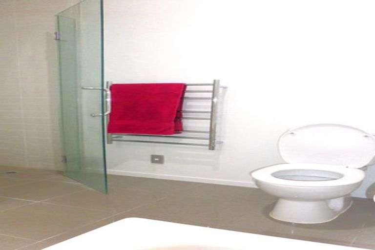 Photo of property in Sentinel Apartments, 1305/3 Northcroft Street, Takapuna, Auckland, 0622