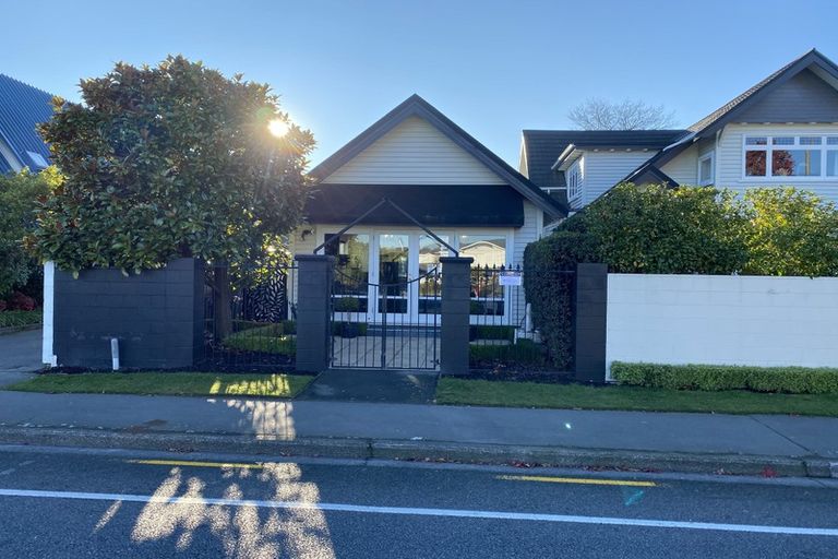 Photo of property in 392 Papanui Road, Strowan, Christchurch, 8052