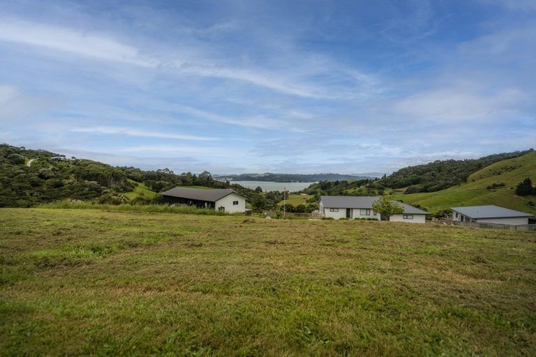 Photo of property in 5 Tironui Place, Whitianga, 3510