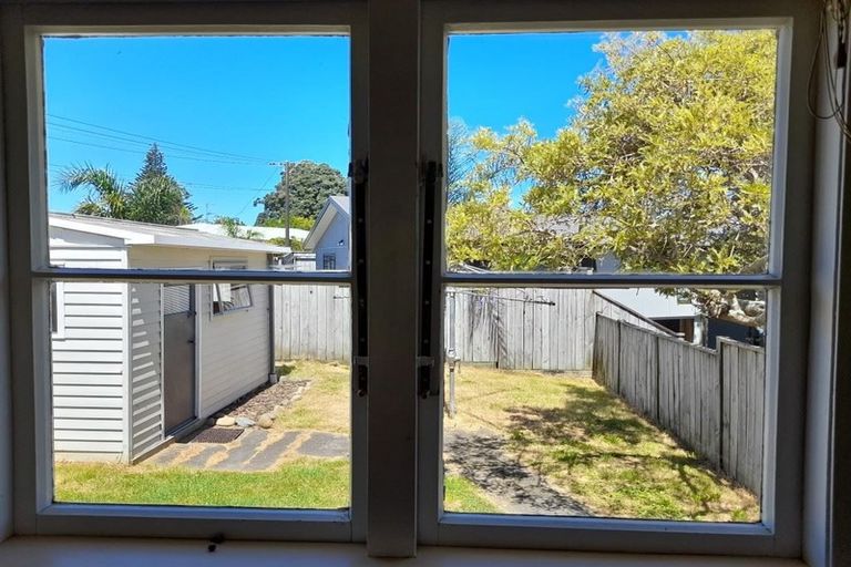 Photo of property in 3 Roto Street, Westown, New Plymouth, 4310