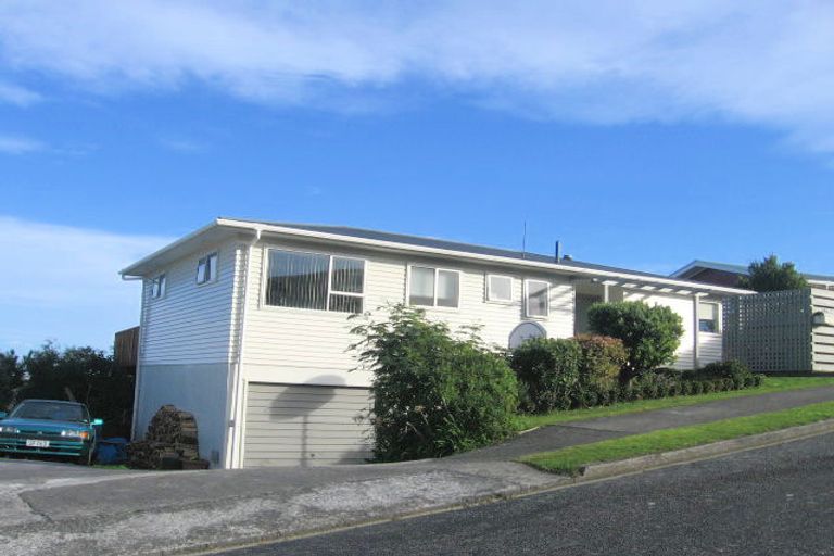 Photo of property in 6 Moray Place, Papakowhai, Porirua, 5024