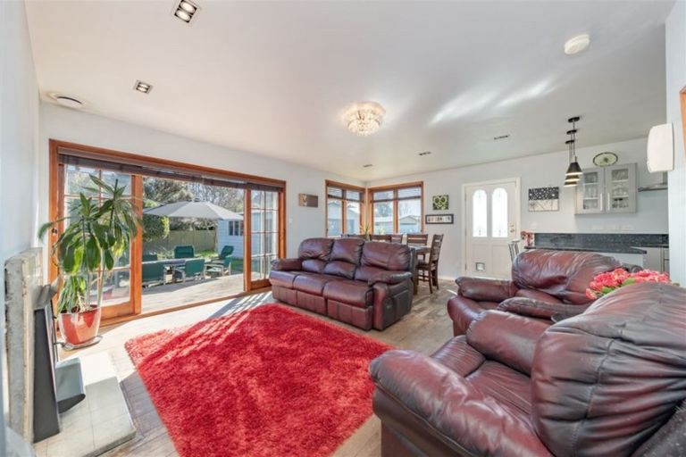 Photo of property in 2 Whakataki Grove, Waiwhetu, Lower Hutt, 5010