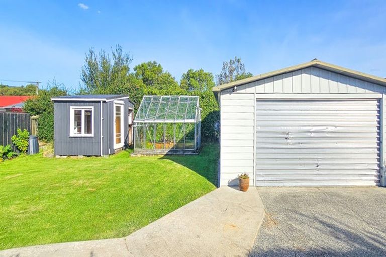 Photo of property in 192 Gladstone Road, Dalmore, Dunedin, 9010