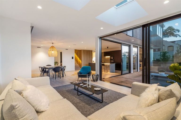 Photo of property in 19 Hart Road, Hauraki, Auckland, 0622