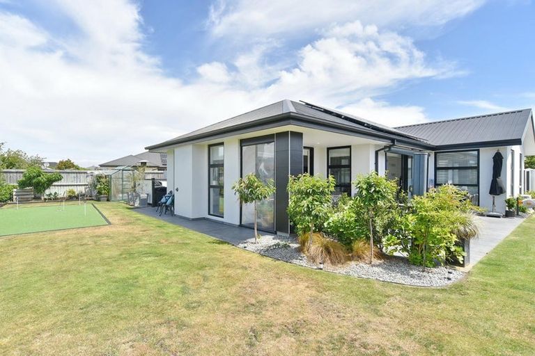 Photo of property in 19 Ballinger Place, Kaiapoi, 7630