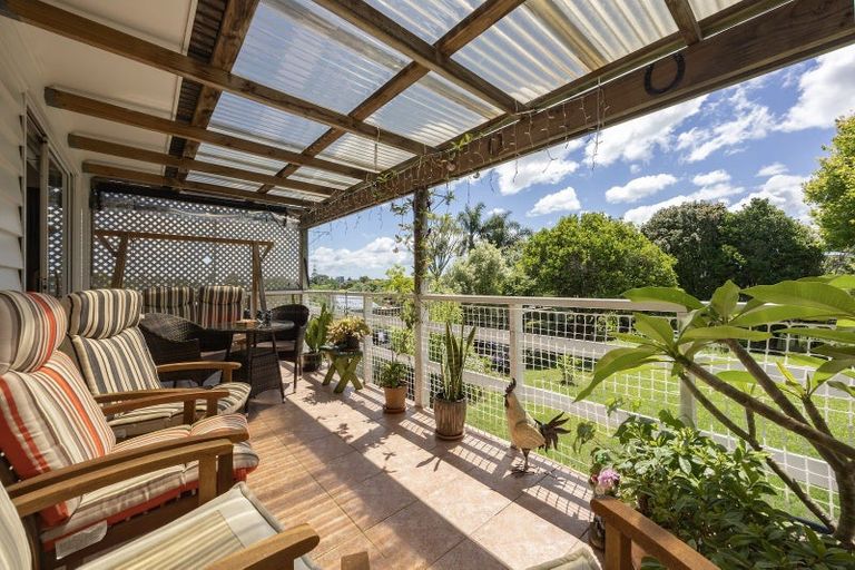 Photo of property in 27 Mason Street, New Lynn, Auckland, 0600