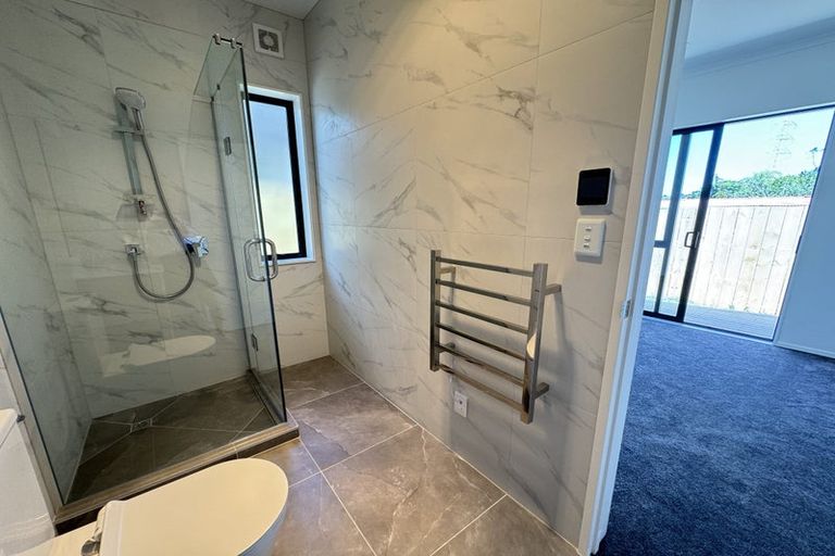 Photo of property in 22c Toru Street, Te Atatu Peninsula, Auckland, 0610