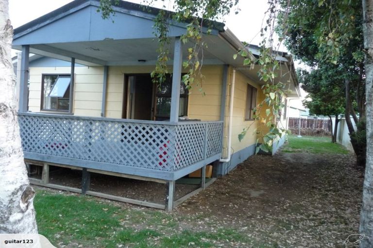 Photo of property in 2/10 Burundi Avenue, Clendon Park, Auckland, 2103