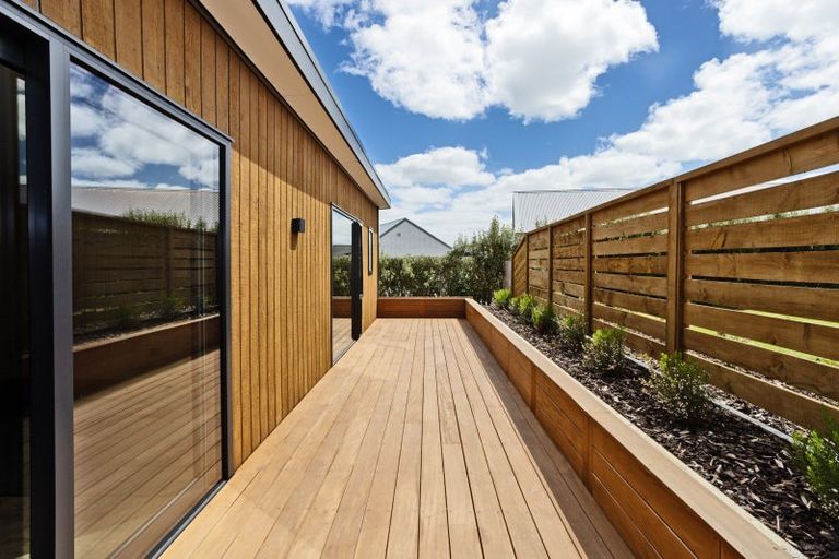 Photo of property in 22 Glenda Place, Seaward Bush, Invercargill, 9812