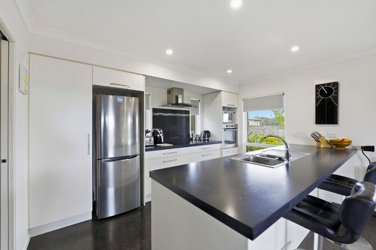 Photo of property in 66 Waterside Drive, Pyes Pa, Tauranga, 3112