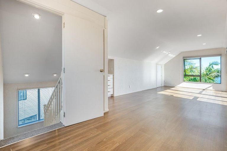 Photo of property in 45a Takutai Avenue, Half Moon Bay, Auckland, 2012