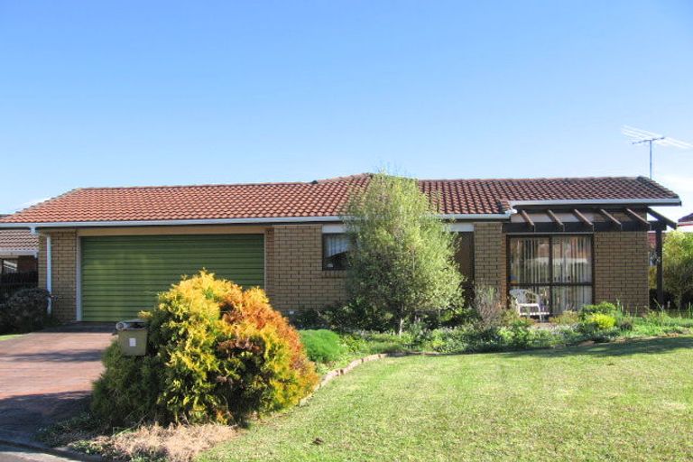 Photo of property in 7 Bosnyak Drive, Te Atatu South, Auckland, 0610