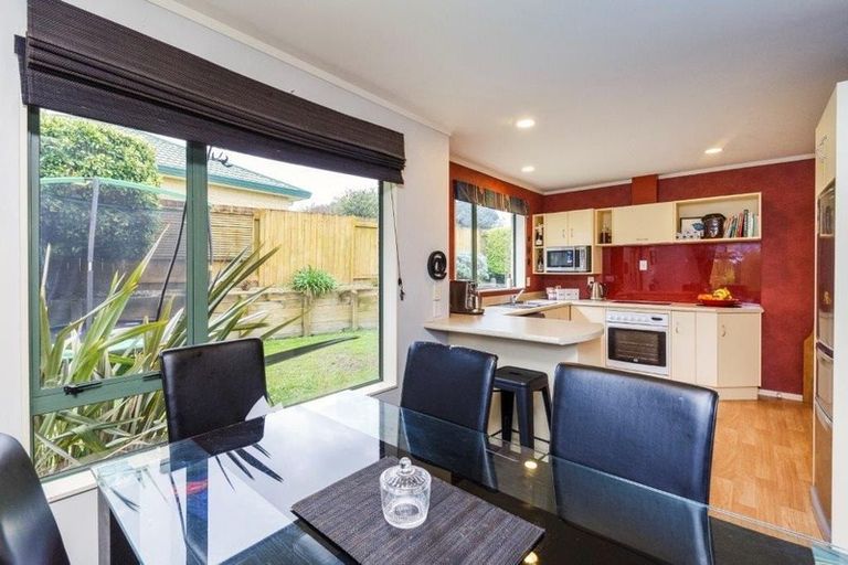Photo of property in 3 Logan Way, Kelvin Grove, Palmerston North, 4414