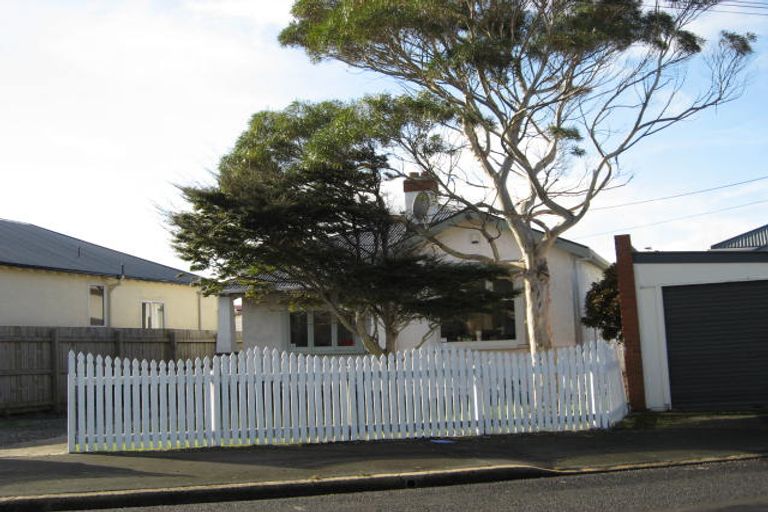 Photo of property in 10 Hargest Crescent, Saint Kilda, Dunedin, 9012