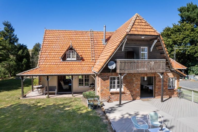 Photo of property in 45 Riverdale Road, Dannevirke, 4930