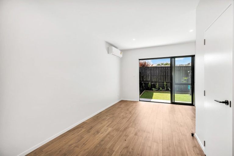 Photo of property in 5/89 Beach Road, Te Atatu Peninsula, 0610