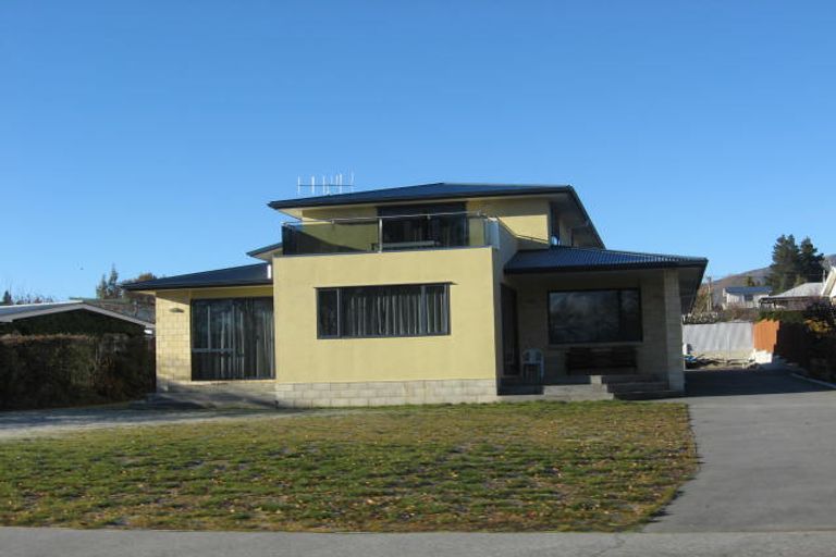 Photo of property in 166 Upton Street, Wanaka, 9305